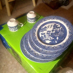 Churchill of England willow dinnerware